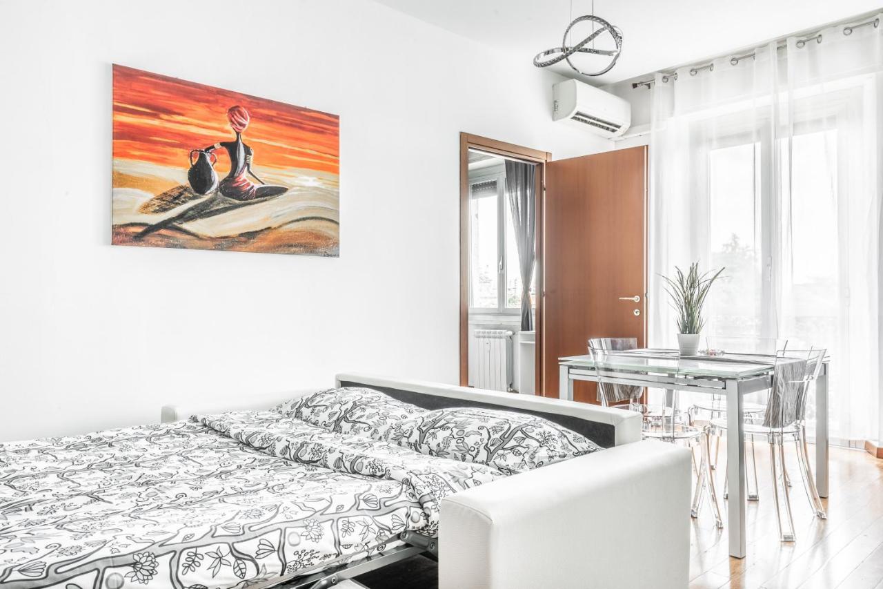 Апартаменти 'Tribal House' Sansiro-Rhofiera-Duomo Мілан Екстер'єр фото